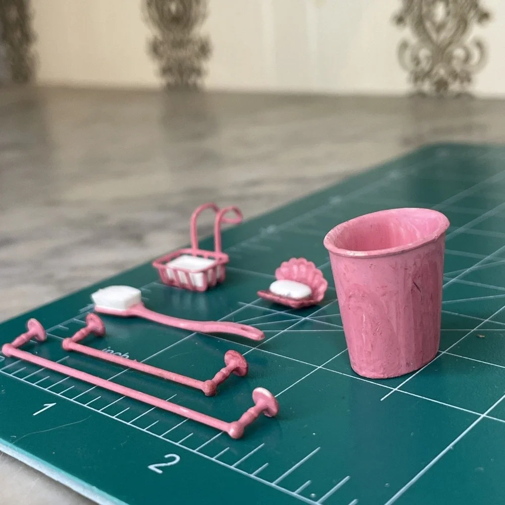 Dollhouse Miniatures 1:12 | Bathroom Accessories | Wastecan Towel Bars Soap Rest